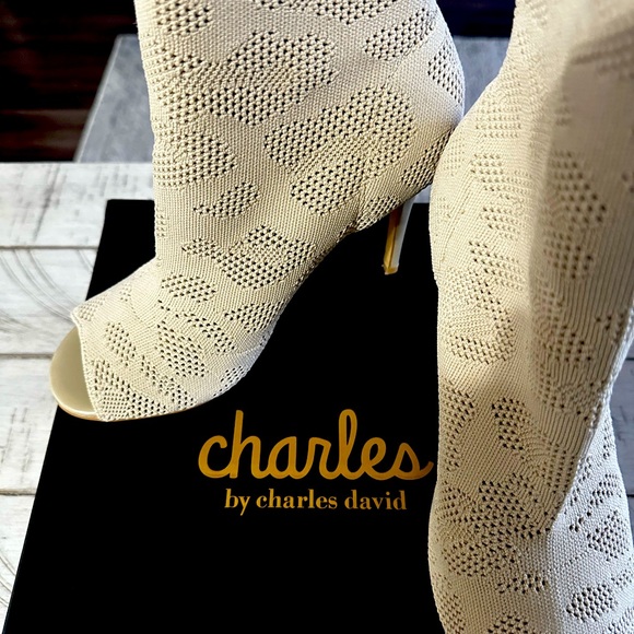 ♥️Charles David Bootie - Picture 2 of 3